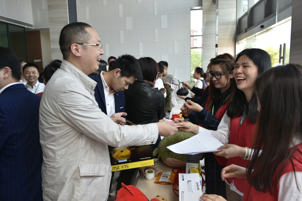 维多利亚老品牌vic(集团)官方网站