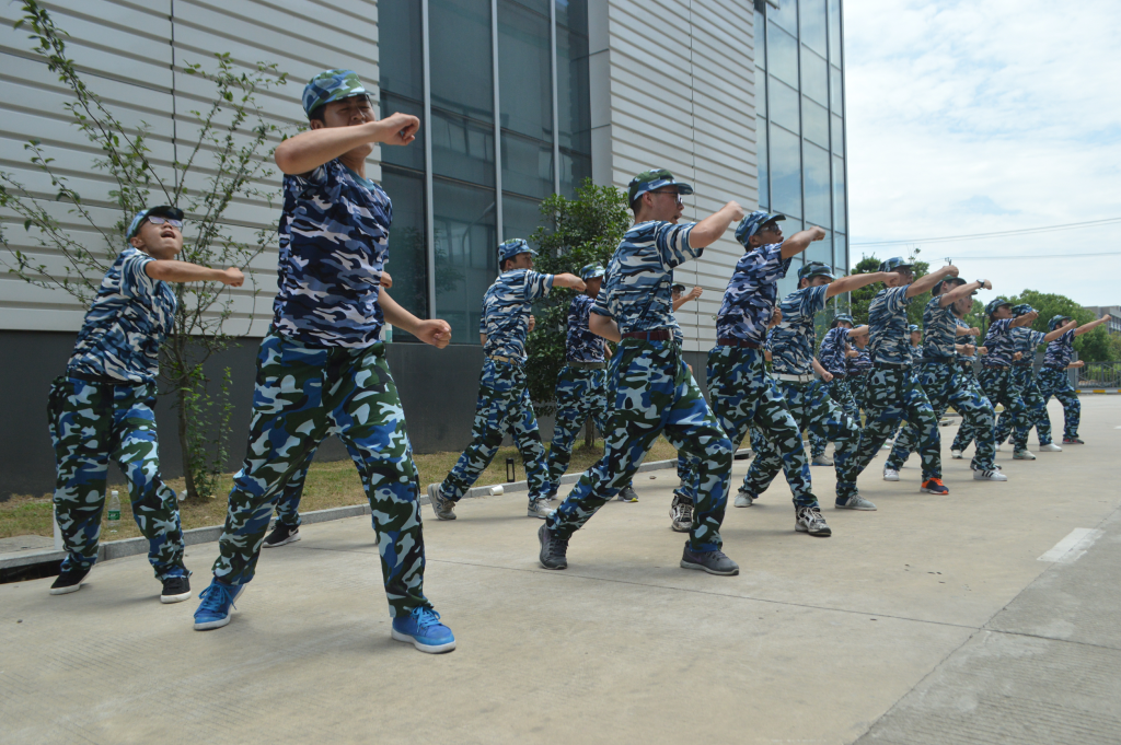 维多利亚老品牌vic(集团)官方网站